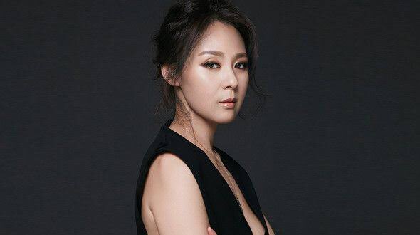 Ogetalkskdrama's tweet photo. This is an posthumous appreciation tweet🖤

I first saw her in #KingofBaking, loved her in #moonembracingthesun, her other  dramas #ChicagoTypewriter, #Heispsychometric,#tempted,#loveinthemoonlight...
Rest well Angel #JeonMiSun 
🍜 https://t.co/0jtKrEGktT
