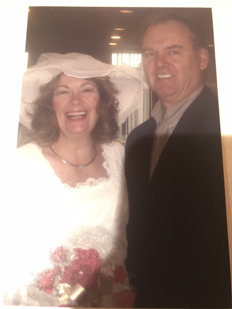 uberdizz's tweet photo. FORTY YEARS!

Congratulations &amp; Happy 40th Anniversary to my parents!

You’ve supported each other through the entire wheel of what life has thrown at you.

Here’s to more health and the same amount of happiness for the years to come!

❤️ https://t.co/LPsgLdhZdP