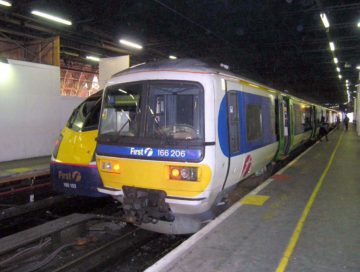 Ranaroth2's tweet image. 166206. Class 166 Network Extress Turbo. Photos: London Paddington, 12.02.2005 (First Livery); Taunton, 25.08.2018 (Great Western Railway [GWR] livery). #railway #DMU #Class166 #NetworkExpressTurbo #London #Paddington #Taunton @SalopianLyne