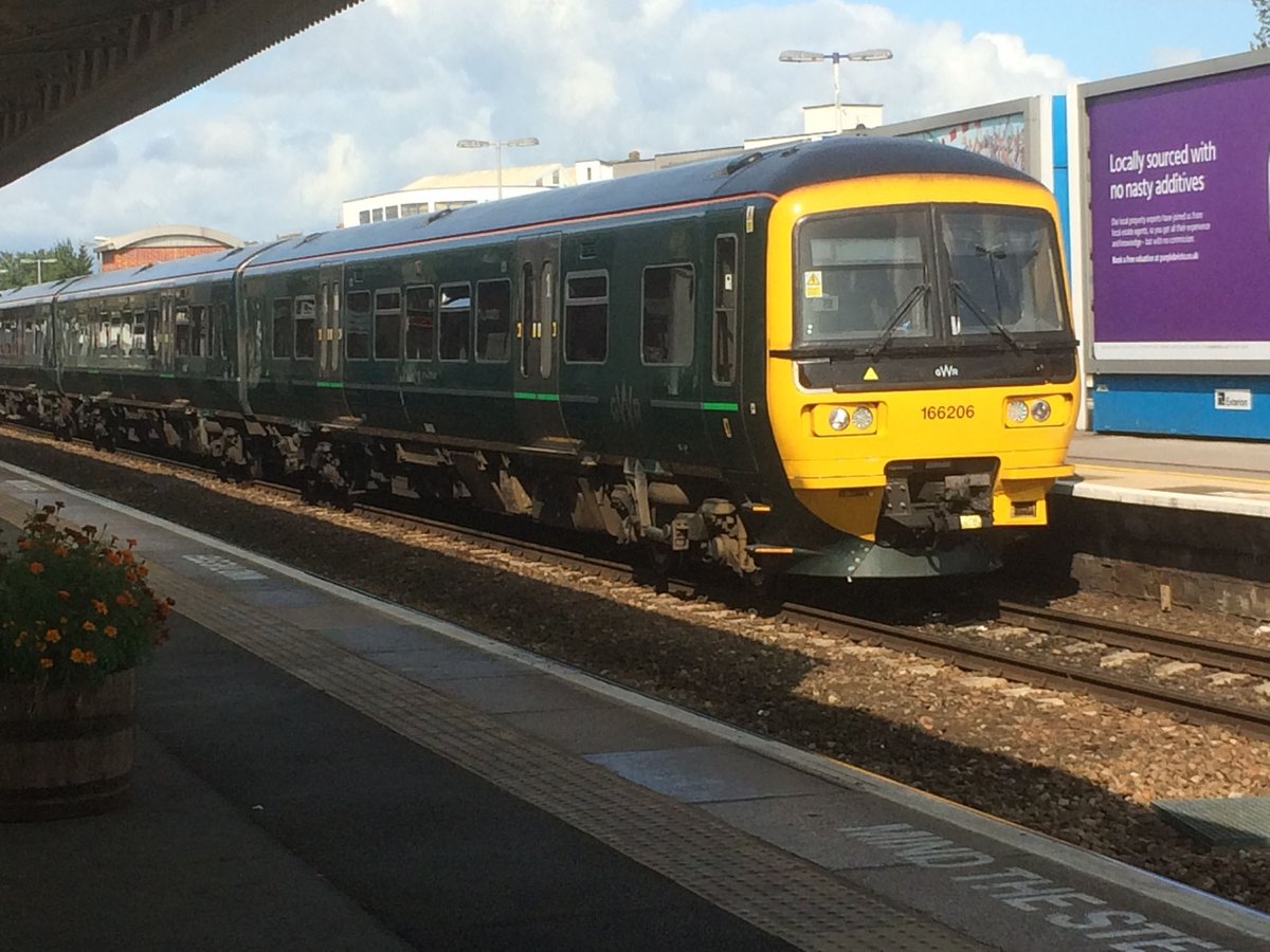 Ranaroth2's tweet image. 166206. Class 166 Network Extress Turbo. Photos: London Paddington, 12.02.2005 (First Livery); Taunton, 25.08.2018 (Great Western Railway [GWR] livery). #railway #DMU #Class166 #NetworkExpressTurbo #London #Paddington #Taunton @SalopianLyne