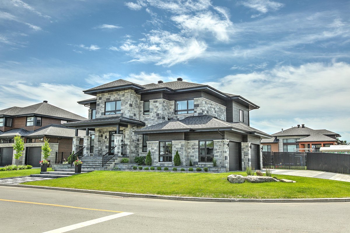 _bramptonbrick's tweet photo. Vivace Series, with its exclusive slate-textured finish, blends strength and durability with colour palettes and sizes (available in PRP size) to define both quality and prestige. 

Check out our website for more details https://t.co/Zqe3HDKHJX 

#buildingwithstone https://t.co/l86kn3TV7D