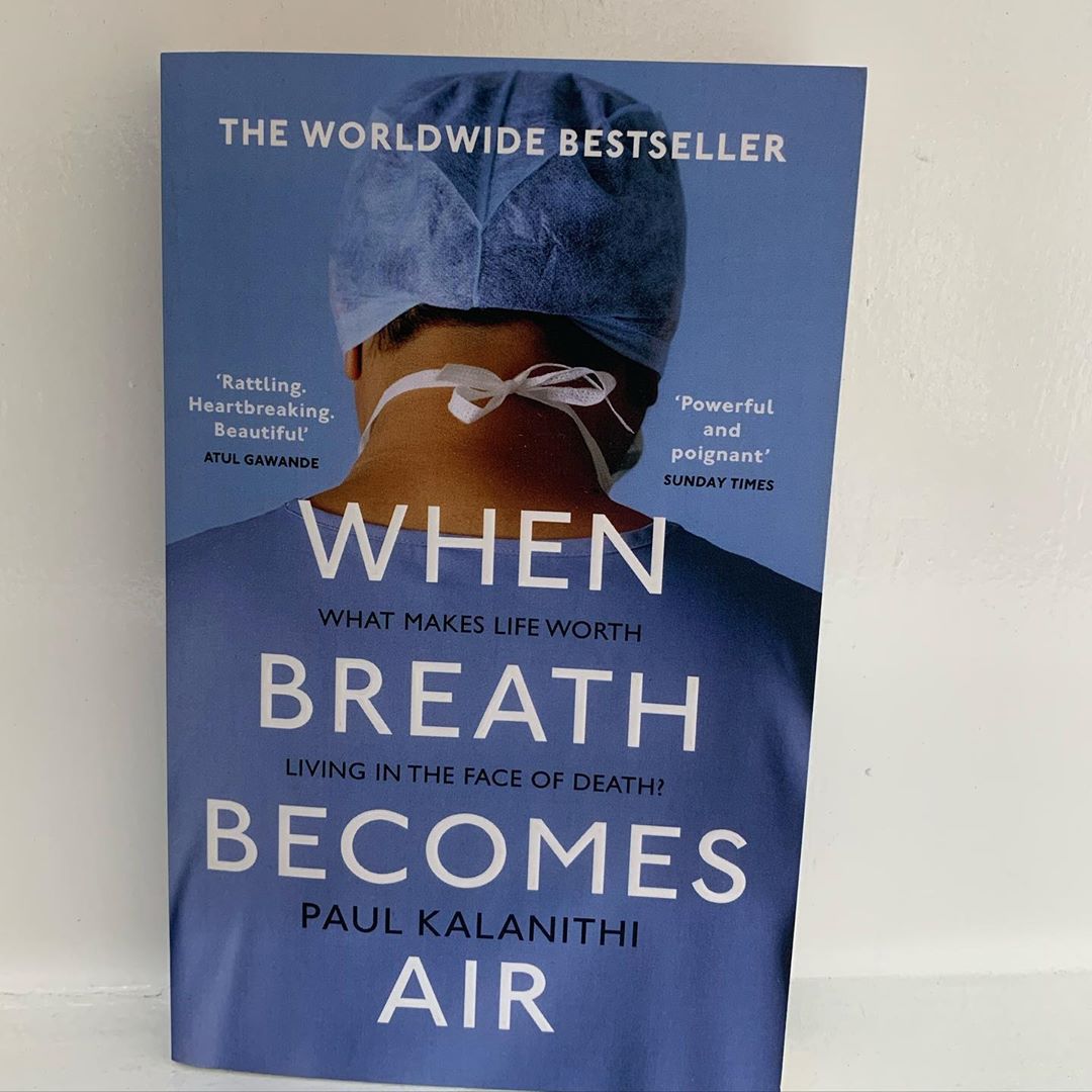A neurosurgeon with the passion to understand life battles with stage IV metastatic lung cancer He writes about trying to make peace with death before dying. The best book I've read so far in 2020. A book that made me teary
