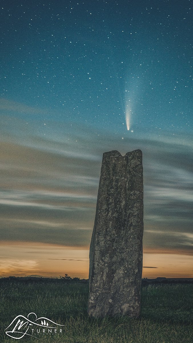 MJTurnerPhoto's tweet photo. Comet Neowise above Long Meg, Eden Valley, Cumbria, UK.
Finally got a chance to photograph the famous comet last night.......
#cometNEOWISE #neowise #comet #astrophotography #nightphotography #bbcskyatnight #countryfile #thecumbriaguide #cumbriaguide #cumbrialife #longmeg https://t.co/zPWVoMrivV