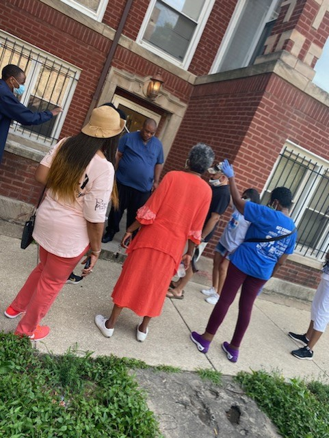 ChicagoCAPSHQ's tweet photo. On Friday @ChicagoCAPS03 and @ChicagoCAPS04 joined with Summer Mobile held a Community Prayer and Resource at 75th and Coles
#PositivePoliceInteraction #TogetherWeCan https://t.co/asseEFZdfa