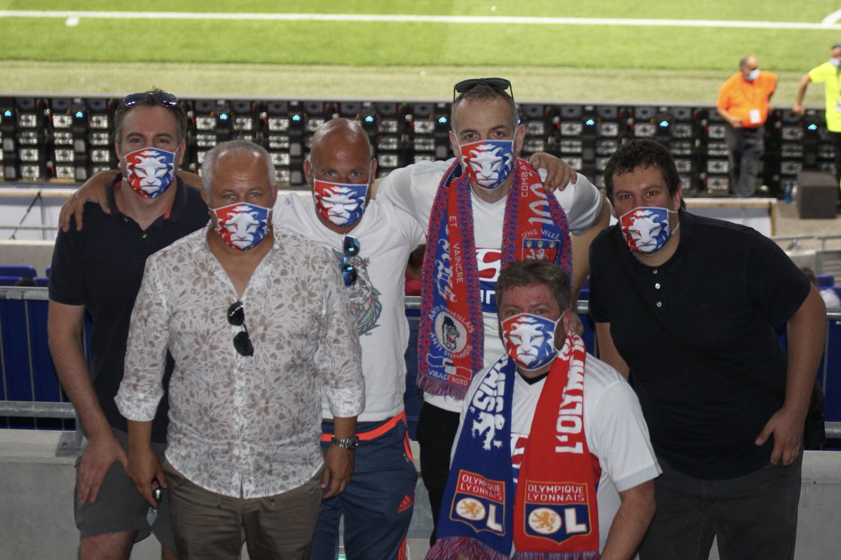 ArtUpLyon's tweet photo. Quel bonheur de retrouver la maison @GroupamaStadium 🔴🔵. merci au #Lyon1950 pour l'ambiance #OLCEL 2-1 💪🇫🇷 #BG87 https://t.co/4jM3MU6rZK