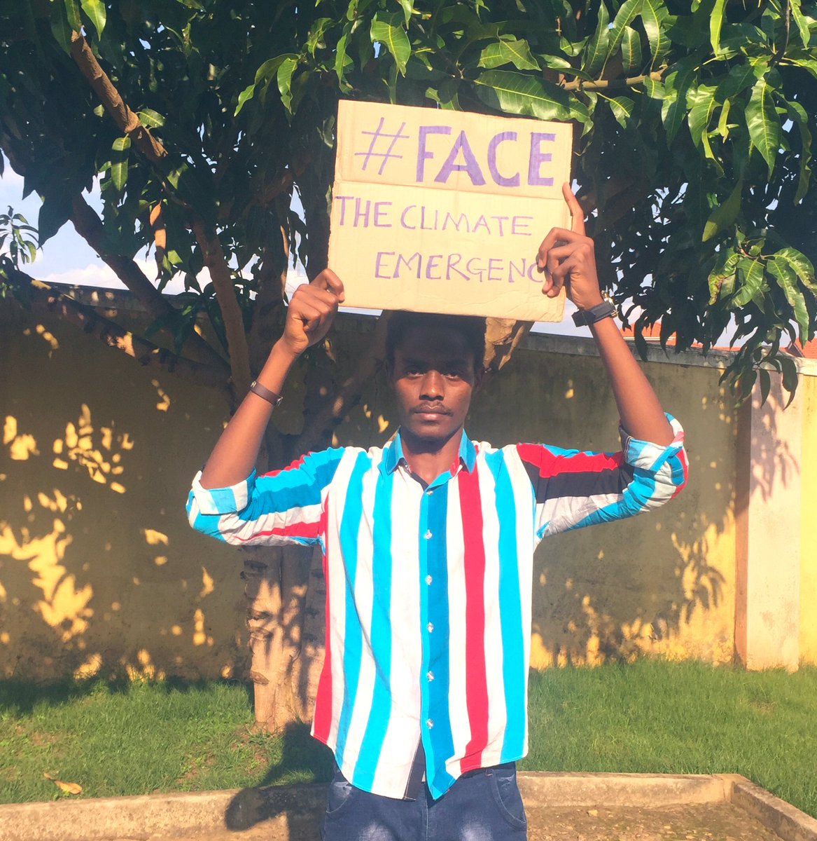 mulindwa_guy's tweet photo. To the EU leaders, we are watching you!! From Kampala,Uganda.
#FaceTheClimateEmergency https://t.co/cE0HxgkMBm