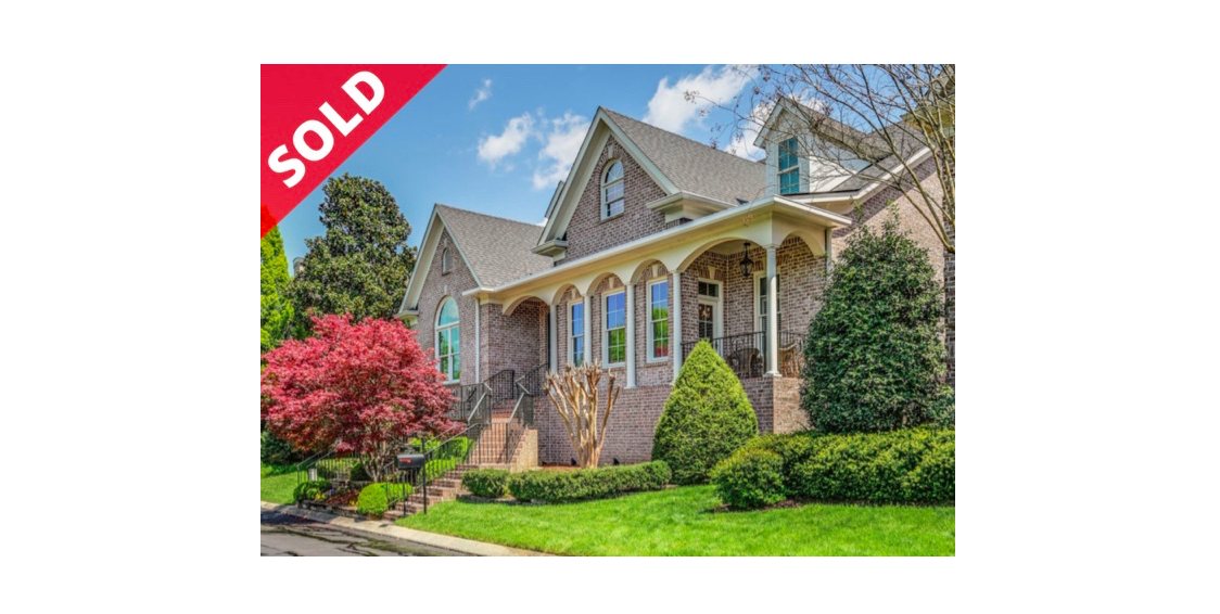 TheHensonTeam's tweet photo. This Green Hills Gem sold last week! The new owners are sure to love the gated community that’s walking distance to everything Green Hills has to offer. 
.
.
.
#SoldSunday #GreenHills #SOLD #RealEstate #NashvilleRealEstate #Nashville https://t.co/fs4qKlJZo9