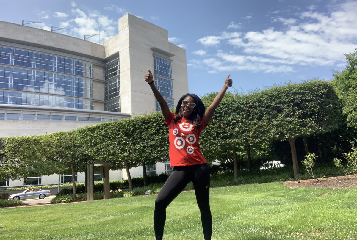 Getting active with the #AIDSWalkNYLiveAtHome before heading into work today!! #WorkSomewhereYouLove❤️🏃🏾‍♀️