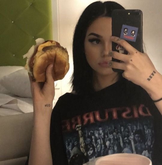 Good morning and shout out to pop's for this burger.