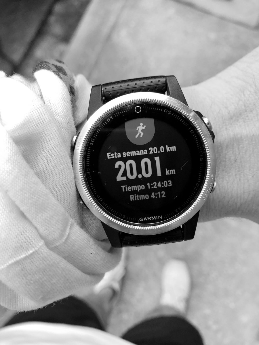 carlos_runs's tweet photo. Domingo de 20kms. Tenía mucho tiempo que no corría esta distancia y ya la extrañaba. Ahora algo de pesas para terminar ¿Ustedes ya entrenaron?

“Cambia tú cuerpo, cambia tu mente y tu actitud”

#training #stronger #instagood #runnerscdmx #corrermakesmehappy #running #runner https://t.co/OMo0ci1MFD