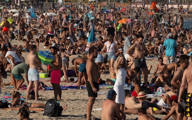 ABCMundial's tweet photo. #Coronavirus: La directora de Protección Civil de la Generalitat, #IsabelFerrer, pidió autorresponsabilidad para frenar la #pandemia. "Hay imágenes que asustan" debido a la gente en las #playas sin mascarillas y sin guardar la distancia de seguridad.
https://t.co/xGYGyHFK0D https://t.co/EQx502ciYK