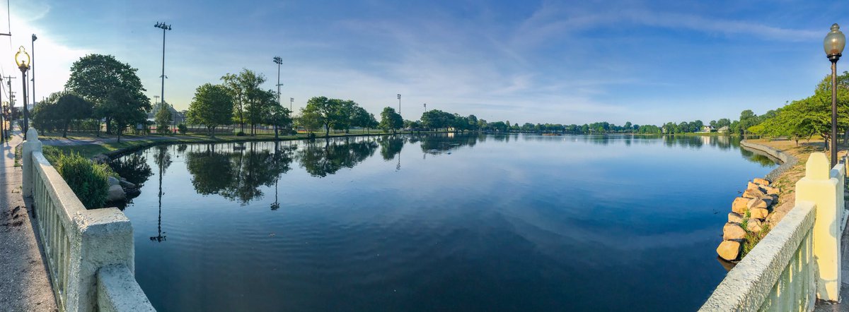 DjNeuburger's tweet photo. Snuck out early this morning to churn the pedals! Watching the sunrise from behind the handlebars helps clear the head. It was just me and a gaggle of geese in Babylon, NY at that hour. https://t.co/RYhYYARfmV