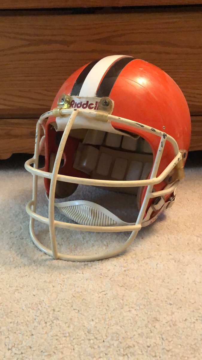 Game Used Cleveland Browns Late 80s Early 90s #77 Riddell Football Helmet AF2 @UniWatch @addicted2helmet @WTHelmets @BenAxelrod @montehorton @RealStuff14 @SteveBCreations @HelmetAddict @Browns Game Used Cleveland Browns Late 80s Early 90s #77 Riddell Football Helmet AF2 @UniWatch @addicted2helmet @WTHelmets @BenAxelrod @montehorton @RealStuff14 @SteveBCreations @HelmetAddict @Browns