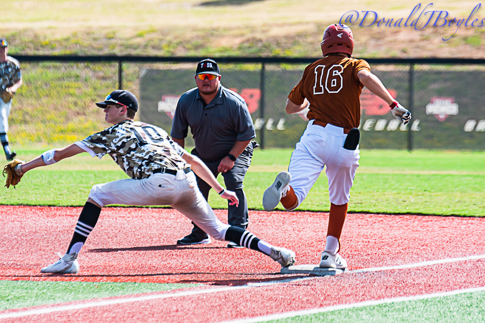 DonaldJBoyles's tweet photo. #GameImages from the @FWCats_Kirby #15UWhite and @Sliders15UKoehl @texpremier #15UStateChampionship #Semifinal https://t.co/NUWWRrBctQ