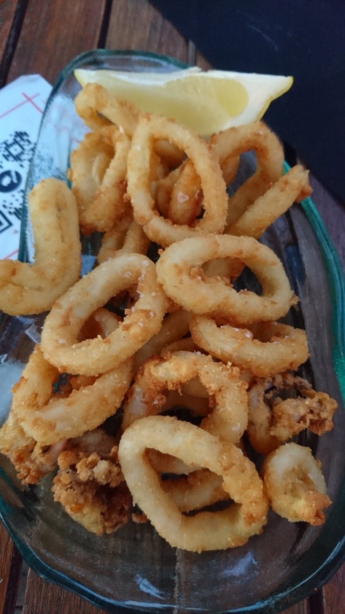 esmolico's tweet photo. Cenas @esmolico #sencelles de martes a domingo #terraza https://t.co/KauuaZ3HT2