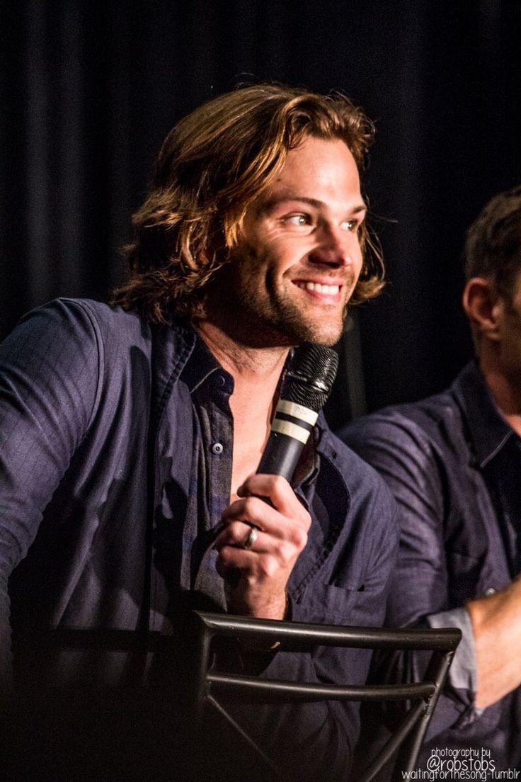 His smile brightens the world.
(Credit on pics)
#HappyBirthdayJaredPadalecki
