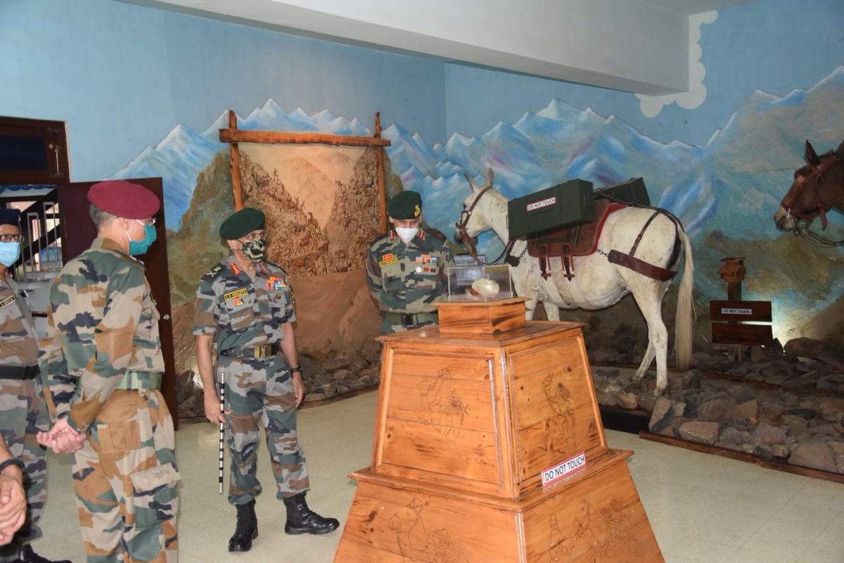 adgpi's tweet image. Army Commander Southern Command visited School of Arty #Devlali and Arty Centre #Nasik and witnessed the high standards of training under #COVID scenario. 

#NationFirst