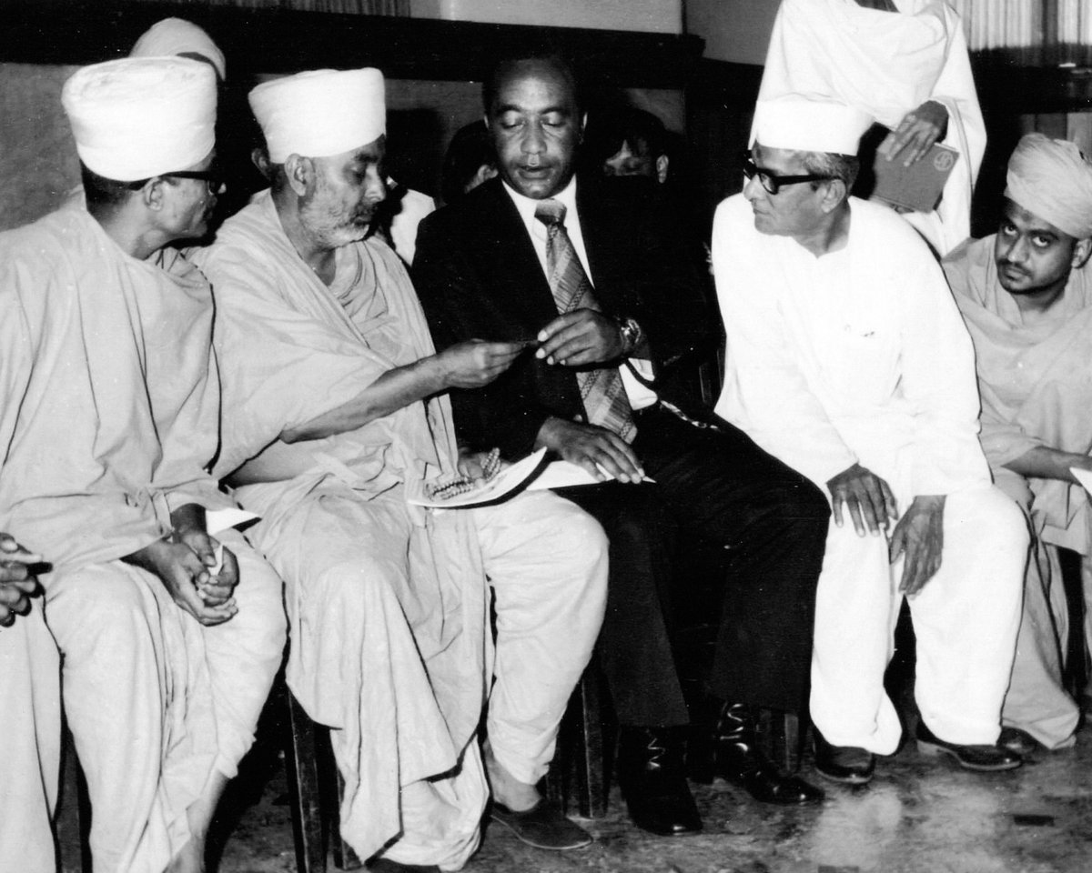 Baps Public Affairs On Twitter On This Day In 1974 Hh Pramukh Swami Maharaj Visited Cincinnati City Hall To Meet Mayor Theodore M Berry To Receive The Key To The City