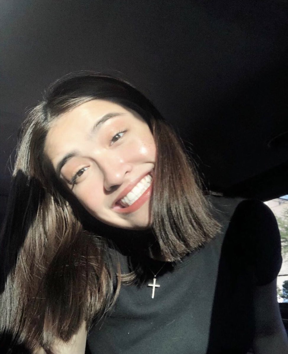 s4mcruz's tweet photo. 2 smiles, choose ur fighter https://t.co/s6OdU2FgvL
