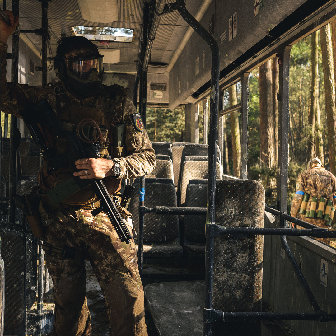 Planeteclipse's tweet photo. Don't miss the bus!
EMF100 available in Black and now Eclipse HDE Camo.
πΈ Michael Hoffmann
#planeteclipse #magfed #eclipsemagfed #emf #emf100 #bus #walk #getonboard https://t.co/kVGCsBDdC8