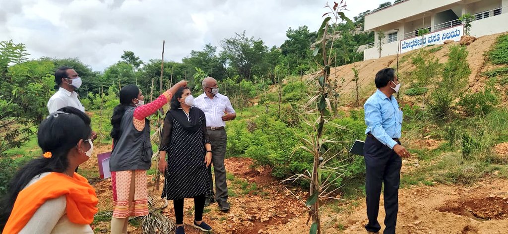 ChikkballapurZP's tweet photo. Visits to #afforestation and social moisture conservation #SMC works taken up by Social Forest department through #MGNREGA in #Chikkaballapur, #Bagepalli and #Gudibande taluks. Due to good spell of rains, encouraged them to take up many more works this year. #CreatingForests https://t.co/qNuU0BMTgR