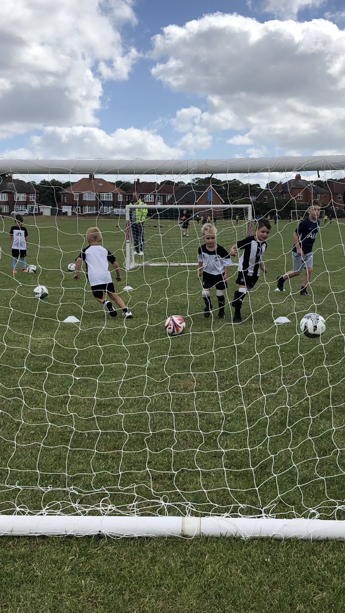CityJuniors2005's tweet photo. Another superb day with all the boys &amp; girls from our football development. 

With over 50 children in just 2 weeks it’s been an unbelievable response.

We hope all the children enjoyed themselves and we look forward to seen you all next week. 

#TheFutureIsBlackAndWhite ⚫️⚪️ https://t.co/oyDUFLYEpD
