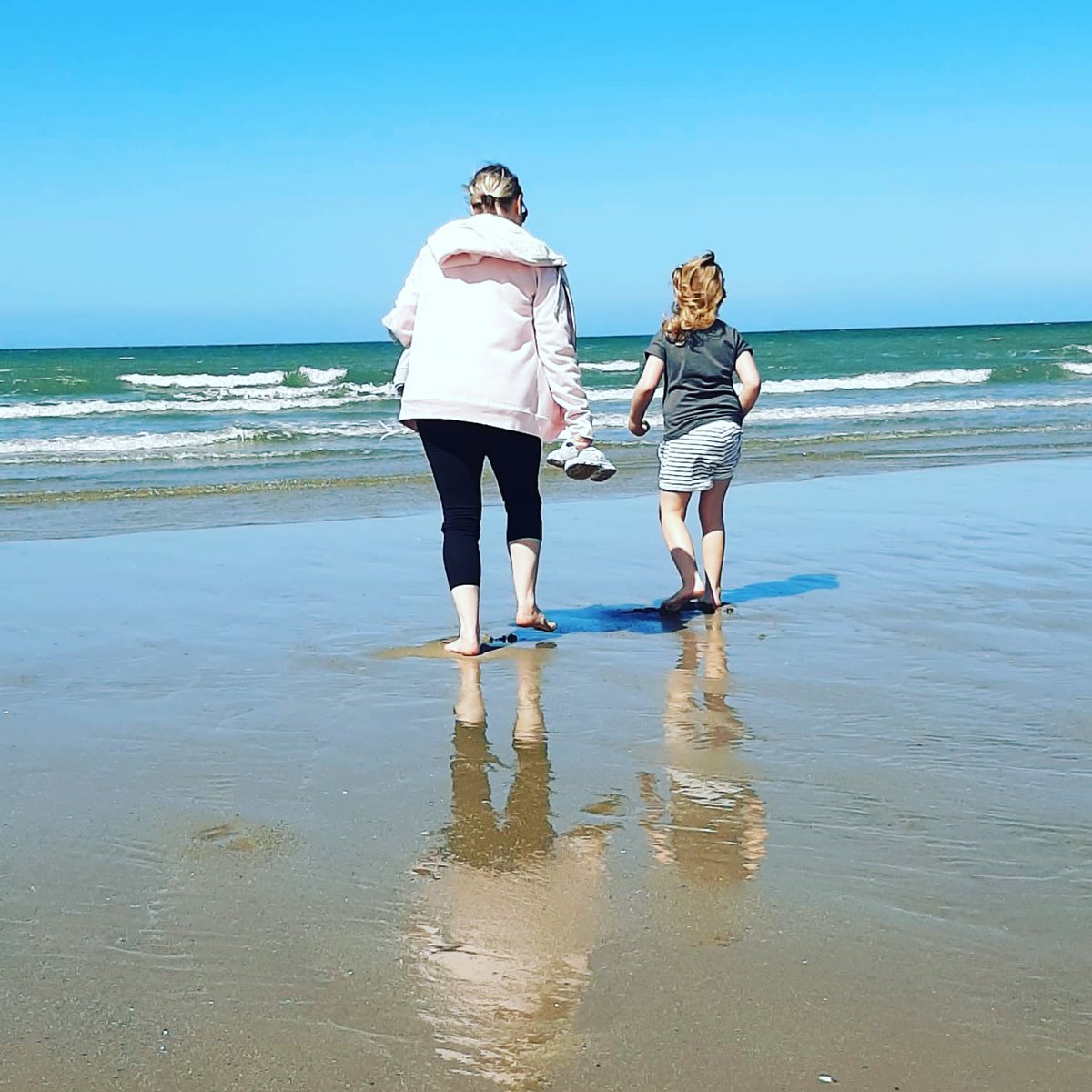 ItsEmmacooper's tweet photo. Can't begin to explain how good it is to be back in our happy place!! I'm always so incredibly grateful that we're able to spend the summer in our old and cranky caravan, but this weekend was extra special. #firstdip https://t.co/xgwYTXGPr4