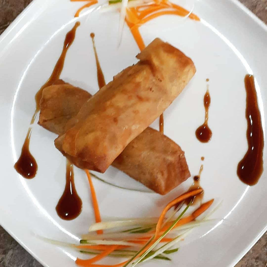 Maestrolee5's tweet photo. Nuestras deliciosas lumpias  te esperamos en el  #ccpiedemontemerida #feriadecomidas #merida #comidachinavenezolana #maestrolee
#delivery de martes a sábado hasta las 5p.m. y domingos hasta 1p.m. 
https://t.co/bgascC7J49 https://t.co/f907szB5I3