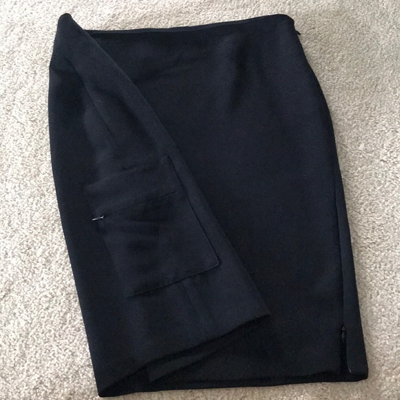 Sillyg70's tweet photo. So good I had to share! Check out all the items I'm loving on @Poshmarkapp #poshmark #fashion #style #shopmycloset #taxifootwear #clubmonaco #babywrapper: https://t.co/CF0FtodcQr https://t.co/eyA2R0N95l