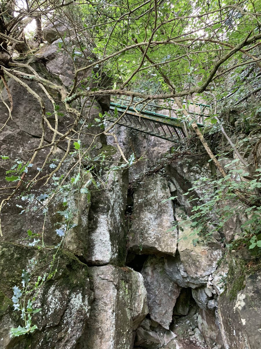 mat711's tweet photo. The Eagles Nest Viewpoint. #365steps #thewyevalley https://t.co/DgFWHdPktR