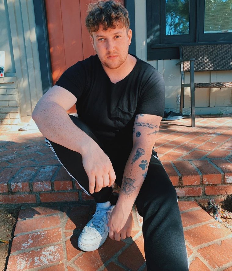 sunsetscv's tweet photo. @people This is Corey La Barrie. A Son, brother, friend, idol. Corey La Barrie made people happy everyday. On his 25th birthday he lost his life because of Daniel Silva. But you had the audacity to use a good picture of his killer while you used a bad picture of him. I hope you are happy https://t.co/U8zYGh1U7z
