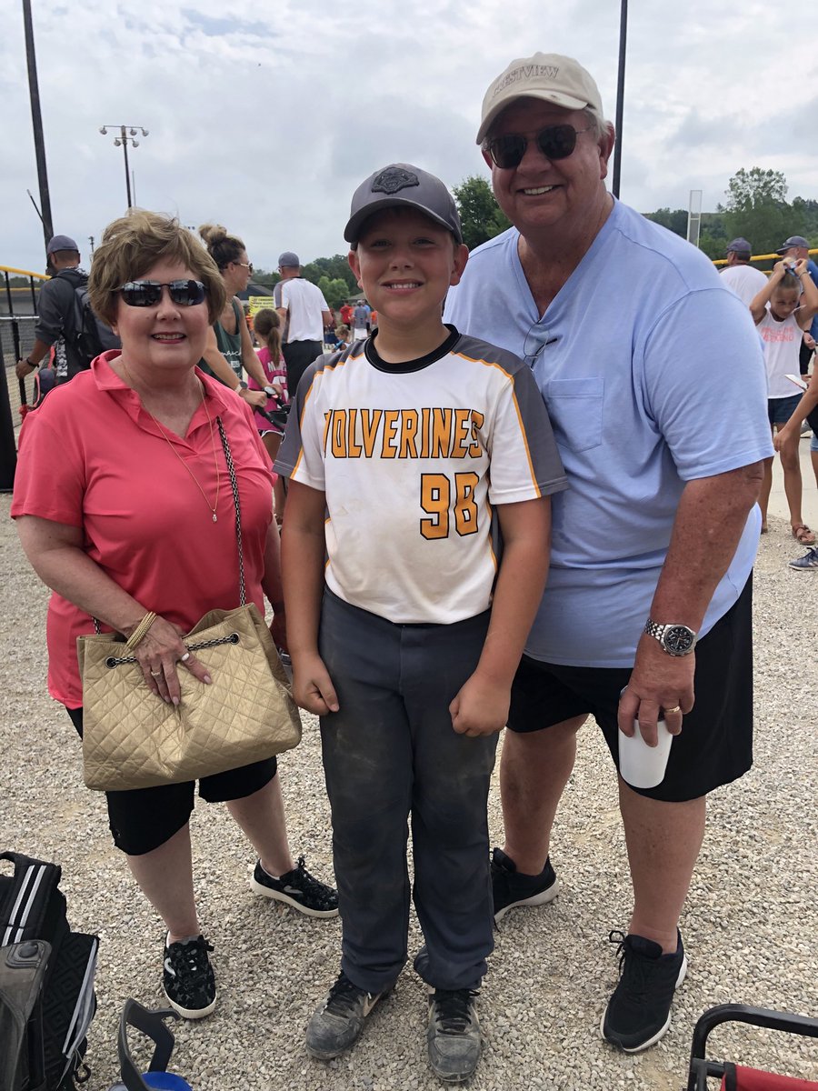dncbenton5's tweet photo. Family from Wichita coming to see our guy play. Thanks Grammy and Papa for making the trip!  Thanks ⁦@HawaiianHitfest⁩ #HawaiianHitfest20 #Wolverines202011A https://t.co/pqJMVY7fby