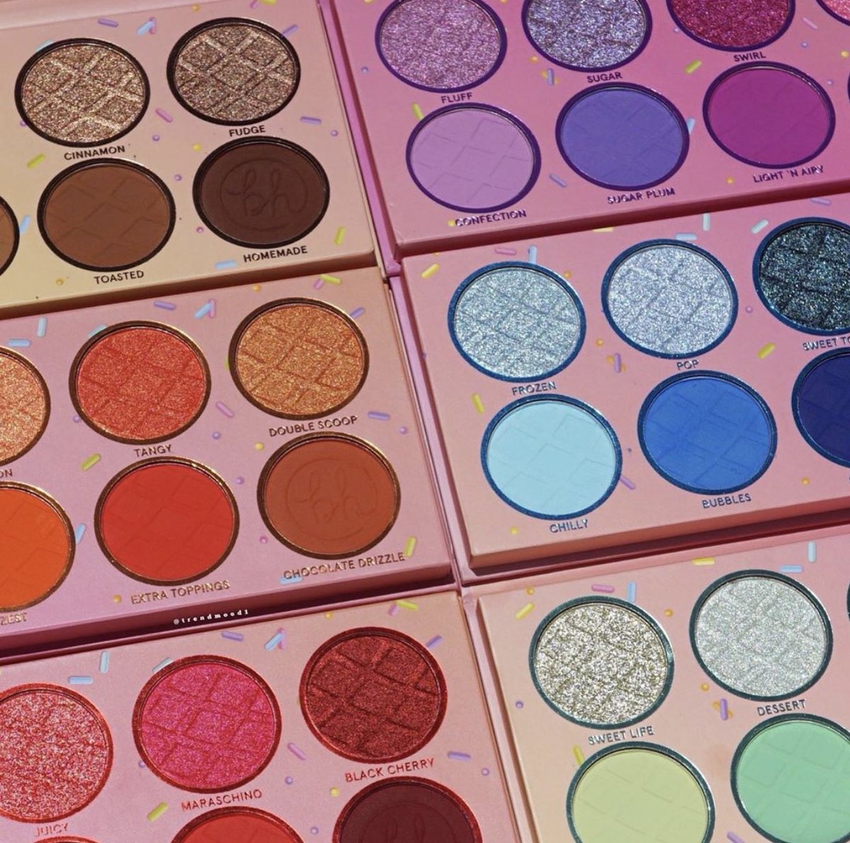 Trendmood's tweet photo. Available Now! 🚨🙀LINK ➡️ https://t.co/SThR73ugnW online @bhcosmetics *use code: TRENDMOOD 10% off LINK ▶️ https://t.co/aQX2Qnjqs8 online @ultabeauty Happy National 🍦Ice Cream Day!!! 
1. 6 #EyeshadowPalettes $18
2. 9 piece Brush Set $24 https://t.co/DsVTmanlf9