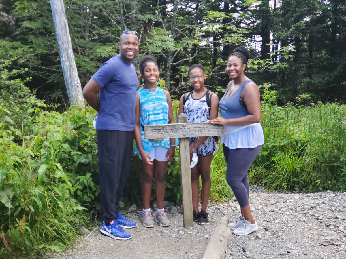 Dragon_Slim10's tweet photo. Great Way to celebrate my birthday, spending time with my family and enjoying the beauty that God created! #ShawnKempYear #CheersToTheNextChapter https://t.co/0DwNc4x9Ln