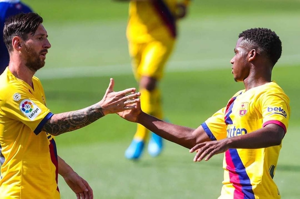 CuriosidadesEU's tweet photo. Encerrado - La Liga:

Alavés 0-5 Barcelona.

⚽ Lionel Messi (2)
⚽ Ansu Fati
⚽ Luis Suárez
⚽ Nélson Semedo https://t.co/KiulHHLbYI