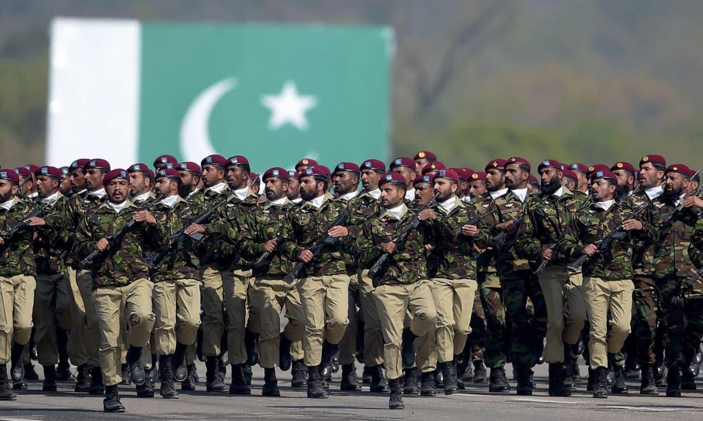 Itx_WTK's tweet photo. People who are criticizing Pak Army, Go ask Syrian, Afghan, &amp; Iraqi refugees if they would pay anything to get the army like Pakistan so they can live peacefully back at their homeland
Trust me! Answers will make u cry.
#کپتان_کا_ابھرتا_پاکستان
#AsimBajwaMoneyTrailDo 
#Pakarmy_💖 https://t.co/DO7Afj6aIv