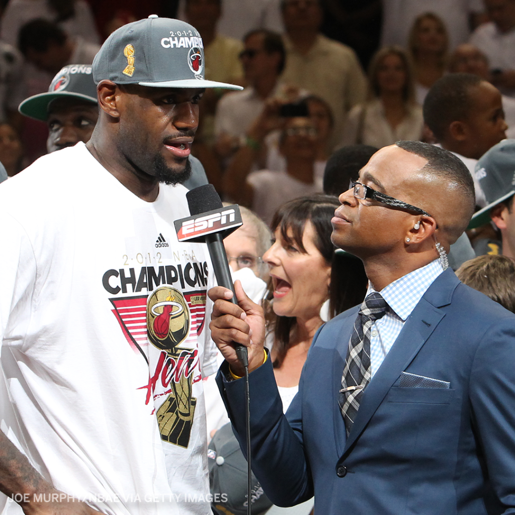 ESPNNBA's tweet photo. Legend ❤️ 

We remember Stuart Scott on what would have been his 55th birthday. https://t.co/rWWrejNOry