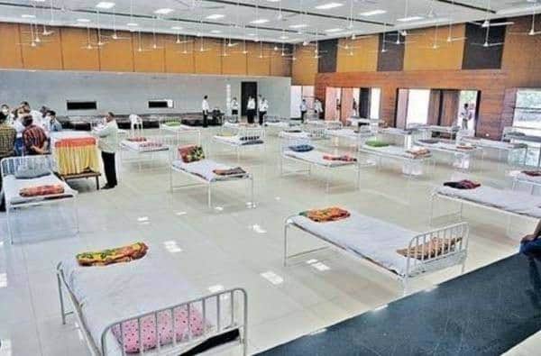 deepakjais1998's tweet photo. Surat for the first time in India has been noted at the #National_level. Surat's free 'Community Covid Care Center' model has been recognized at the National level. The CCIC model of Surat, which is a source of pride for Surat and the state, has now become the national model . https://t.co/gHSg7L3kwe