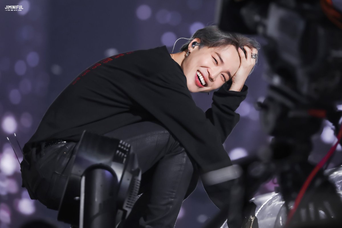 JAMJAMPICS's tweet photo. it’s always missing #JIMIN hours. https://t.co/2JKIWax0uf