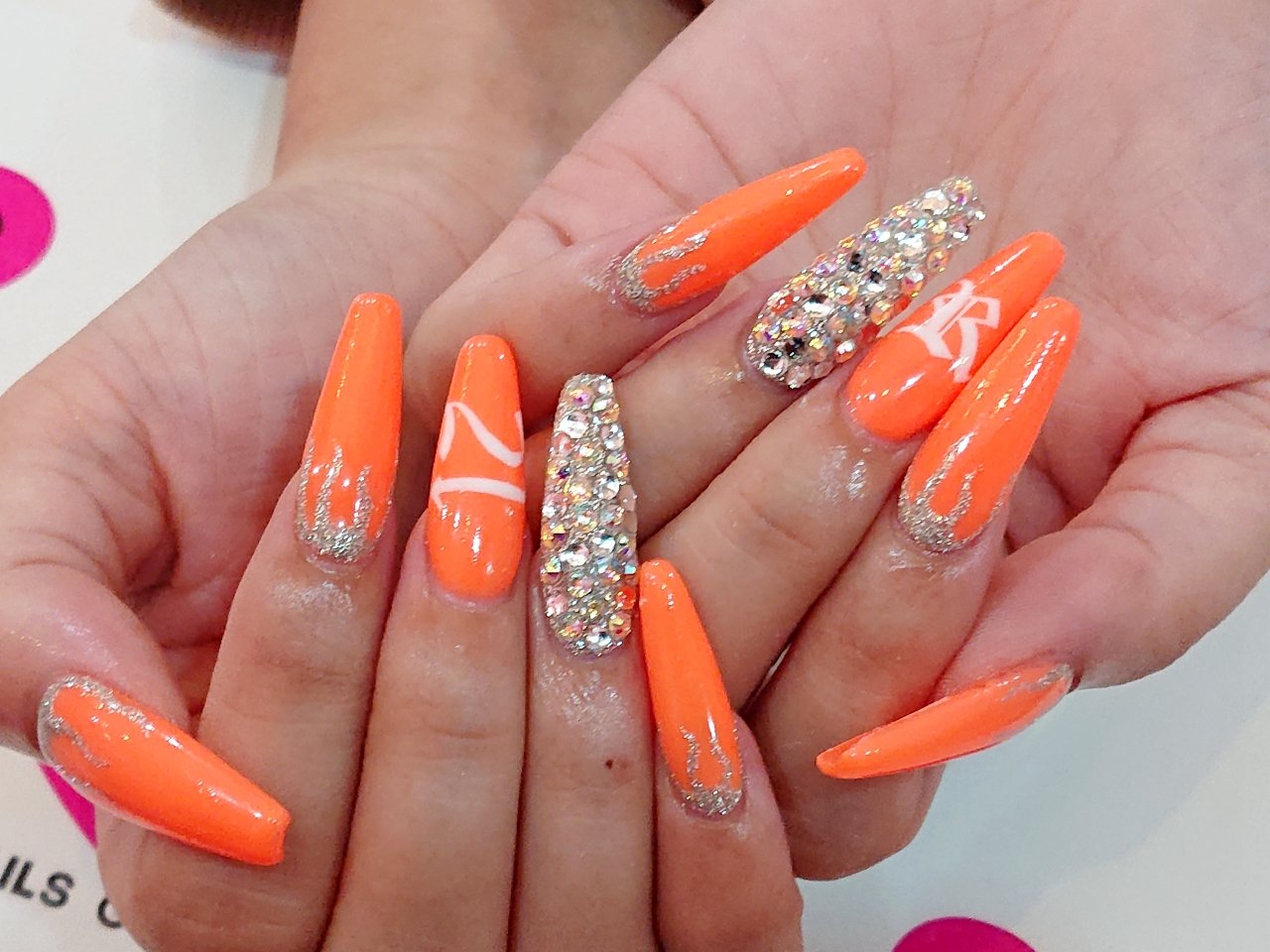 Nailsgogo 渋谷 ネイルサロン Nailsgogo ネット予約 T Co Pjrbh5rlbe インスタ T Co Gmbqsa2d9y ネイル 担当 ゆさ ファイヤーネイル ネオンネイル 蛍光ネイル ありがとうございました 渋谷ネイルサロン Jkブランド スカルプ