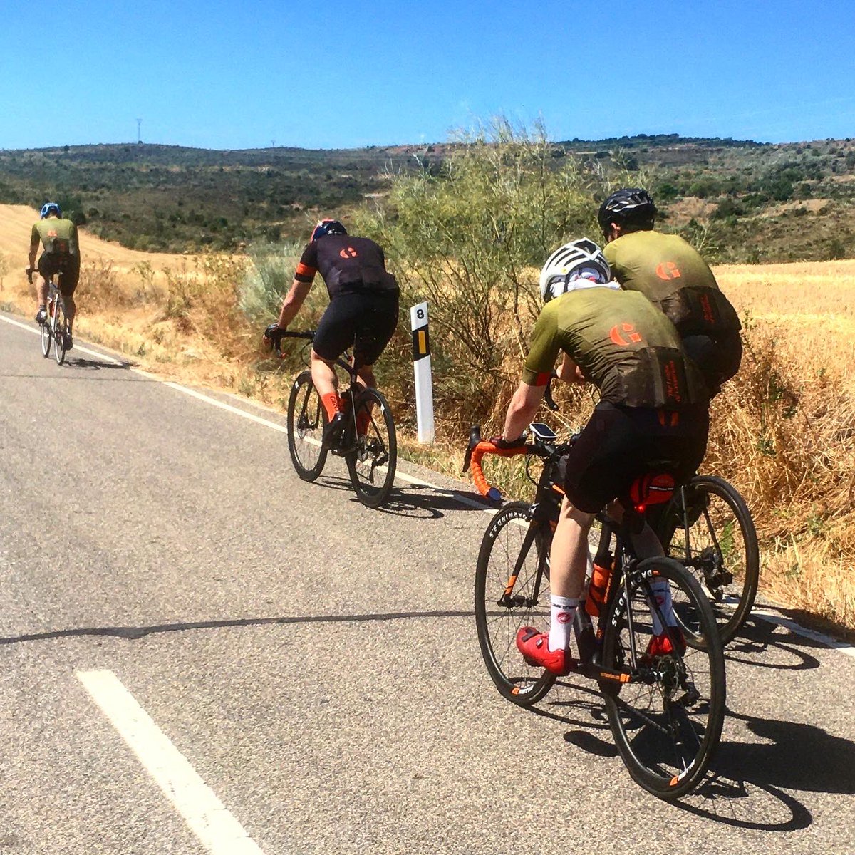 TLgregarious's tweet photo. Pedaleamos en equipo, en grupo y siempre unidos. Sobre el sillín hablamos de todo lo vivido durante la semana. La carretera, la montaña es nuestra sala de reuniones. #cyclingclub #networkingsobreruedas #networkingsobrelsillin # #road #mtb #gravel #ebike #todosniveles #tertulia https://t.co/XGglWDtMcS