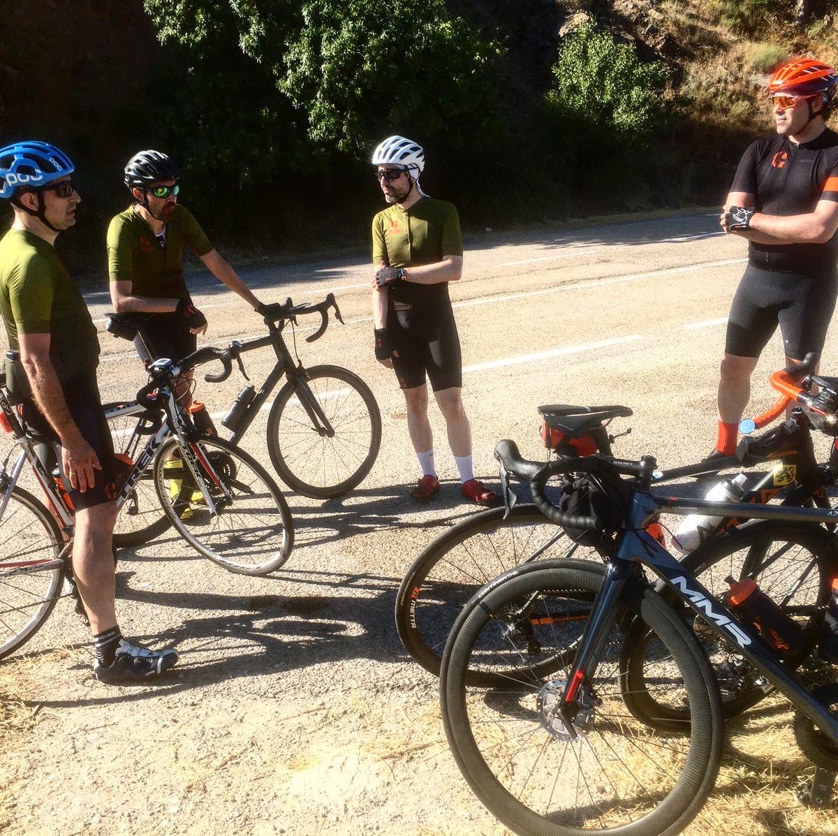 TLgregarious's tweet photo. Pedaleamos en equipo, en grupo y siempre unidos. Sobre el sillín hablamos de todo lo vivido durante la semana. La carretera, la montaña es nuestra sala de reuniones. #cyclingclub #networkingsobreruedas #networkingsobrelsillin # #road #mtb #gravel #ebike #todosniveles #tertulia https://t.co/XGglWDtMcS
