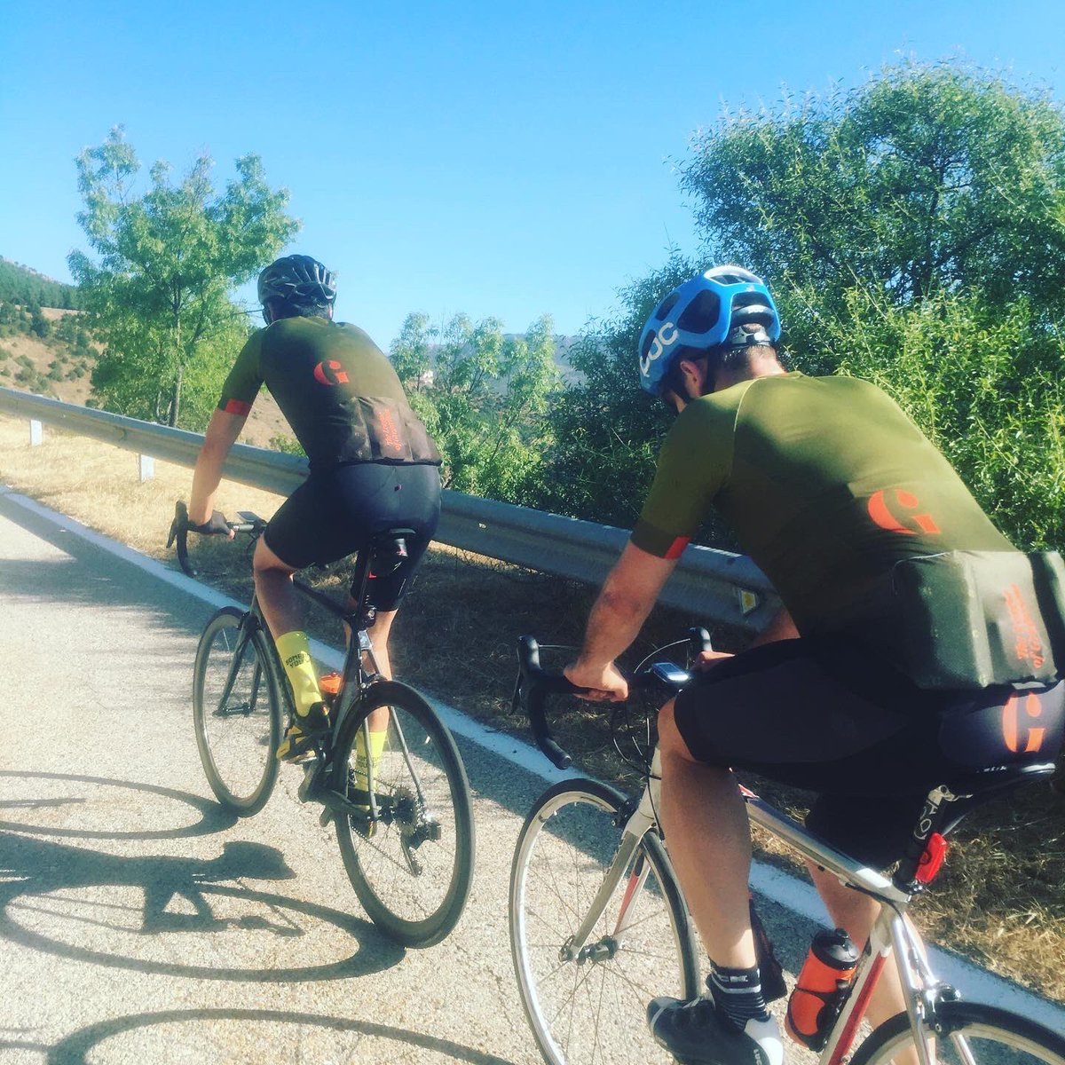 TLgregarious's tweet photo. Pedaleamos en equipo, en grupo y siempre unidos. Sobre el sillín hablamos de todo lo vivido durante la semana. La carretera, la montaña es nuestra sala de reuniones. #cyclingclub #networkingsobreruedas #networkingsobrelsillin # #road #mtb #gravel #ebike #todosniveles #tertulia https://t.co/XGglWDtMcS
