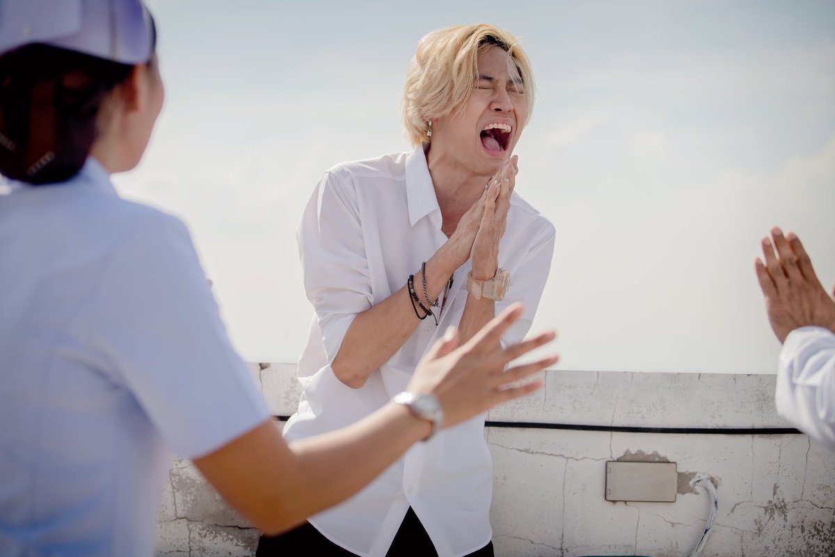 karryxiaokai's tweet photo. ฉากนี้ เฮียใส่ได้เต็มมากๆ ลุ้นแล้วลุ้นอีกว่า เฮียจะกระโดดไหม? สุดท้าย....😭😭😭😭#ลองของซีรีส์EP2 https://t.co/oWOwu1HCfX