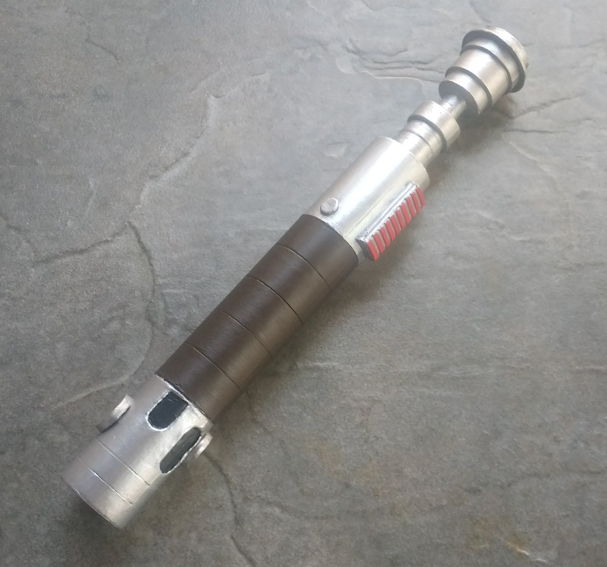franharmonica's tweet photo. Cal Kestis' padawan lightsaber from Star Wars Jedi Fallen Order
#calkestis #jedifallenorder #starwars #lightsaber #jediknight #jedi #padawan #jediorder #starwarsgame #starwarscanon #lightsaberreplica #theforce #lightsideoftheforce https://t.co/dnH95Yw8nM