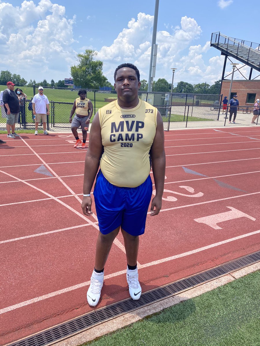 therealkwat's tweet photo. 2024 OL Centennial HS @Danielcalhoun00 6’6 325.... WOW. @TheMVPCamps @Mansell247 @CoachOSullivan @CHSKnightsFB @ChadSimmons_ #MVPCAMP https://t.co/a3ughQKLMY