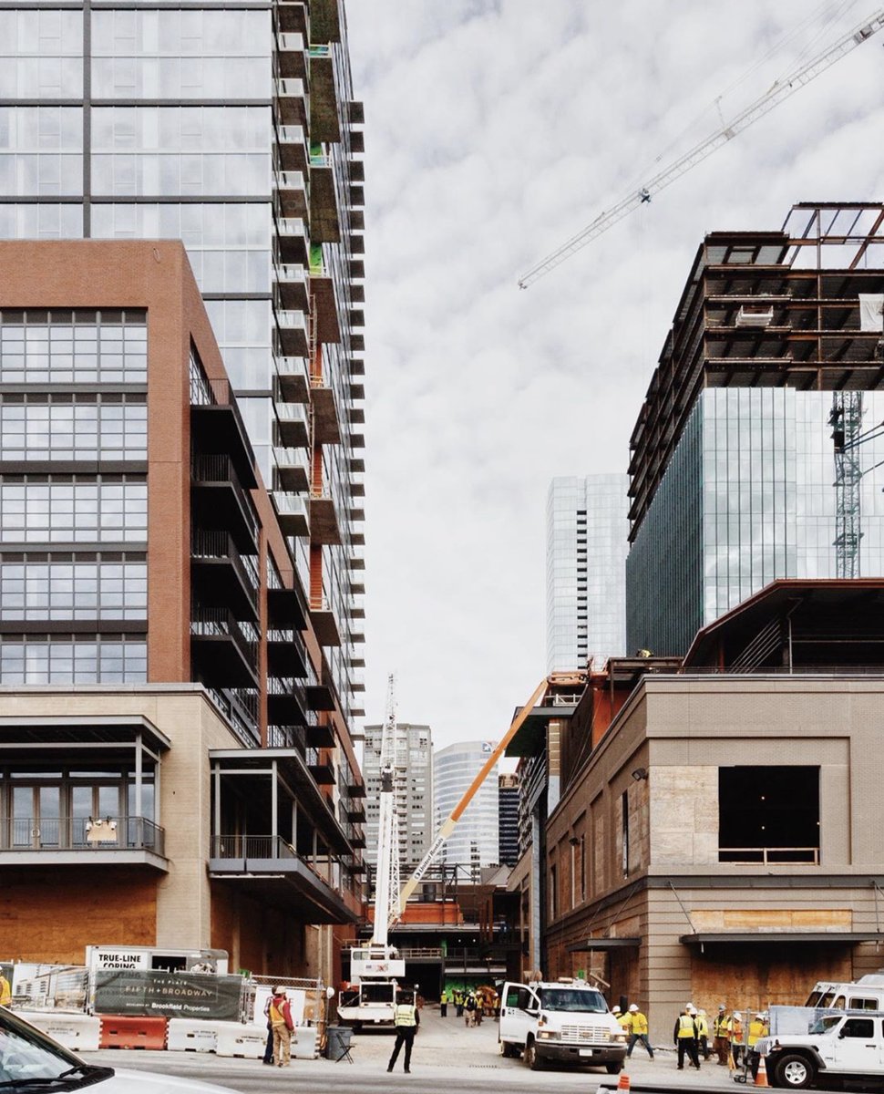 It’s all coming together down here on Broadway! 😍 #meetfifthandb
📸: madeinnashville