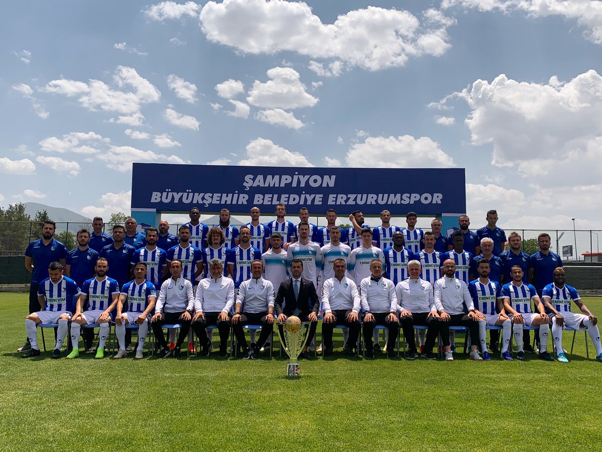 Erzurumspor's tweet photo. Ş A M P İ Y O N ! #Erzurumspor https://t.co/oFzER6Q5Ii