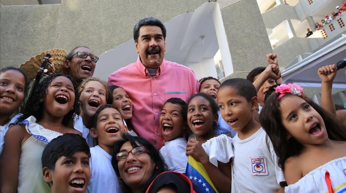 soyCesarTrompiz's tweet photo. Feliz día a todos l@s nin@s de nuestra de la Patria! Ustedes son el motor que nos impulsa cada día a dar la batalla para dejarles la Venezuela que soñaron nuestros libertadores, construyendo el camino para una educación integral que se fundamente en la justicia y la igualdad! 🇻🇪 https://t.co/fcPyaVGUat