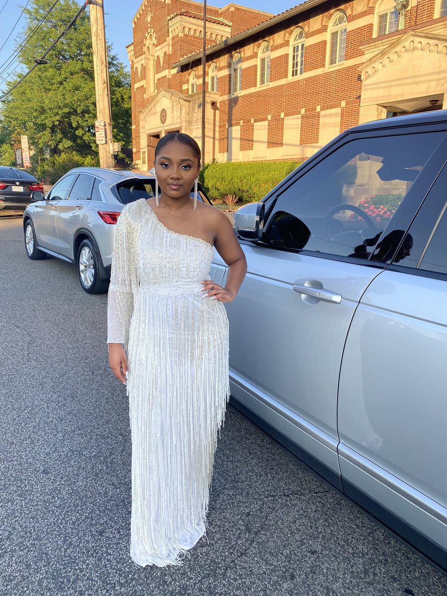 __reonna's tweet photo. high fa$hion💎 #prom2k20. https://t.co/eGPiSMZky6